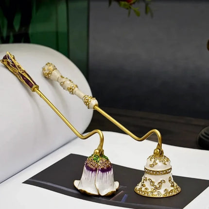 Candle Snuffer with Vintage Floral Design | Zinc Alloy for Clean, Smoke-Free Extinguishing