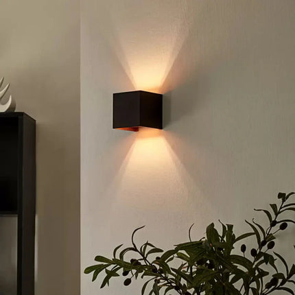 Adjustable Wall Light with Customizable Angle | Stylish LED Fixture for Indoor and Outdoor Illumination