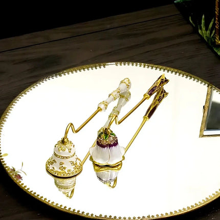 Candle Snuffer with Vintage Floral Design | Zinc Alloy for Clean, Smoke-Free Extinguishing