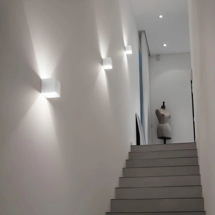 Adjustable Wall Light with Customizable Angle | Stylish LED Fixture for Indoor and Outdoor Illumination