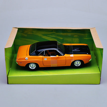 1970 Dodge Challenger Alloy Model 1:24 Scale | Detailed Replica for Car Enthusiasts and Collectors