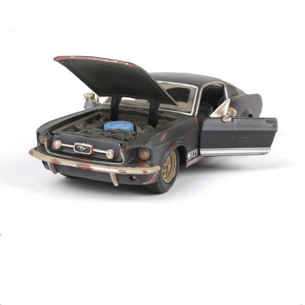 1967 Ford Mustang GT Alloy Car Model in 1:24 Scale | Classic Collectible with Detailed Craftsmanship for Enthusiasts