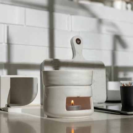 Ceramic Aromatherapy Diffuser with Dual-Chamber Design | Natural Elegance for Calming Scents and Soft Candle Glow