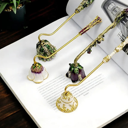 Candle Snuffer with Vintage Floral Design | Zinc Alloy for Clean, Smoke-Free Extinguishing