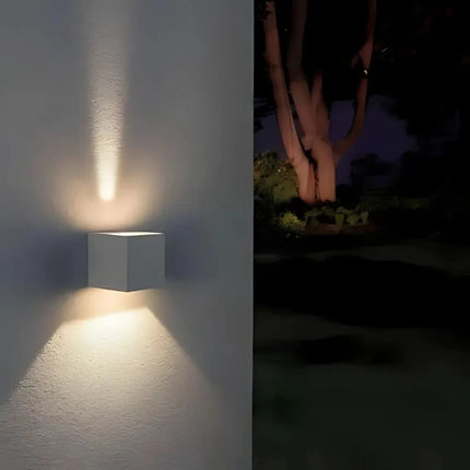 Adjustable Wall Light with Customizable Angle | Stylish LED Fixture for Indoor and Outdoor Illumination