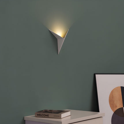 LED Wall Light in Triangular Design with Color Options | Modern Minimalist Lamp for Elegant Home Ambiance