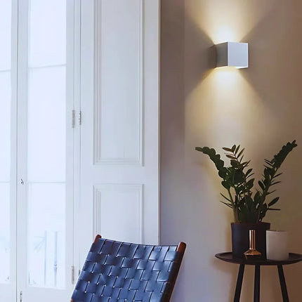 Adjustable Wall Light with Customizable Angle | Stylish LED Fixture for Indoor and Outdoor Illumination