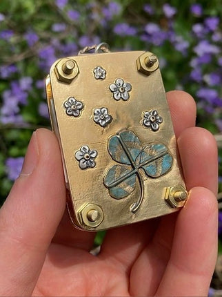 Leaf Press to Preserve Flowers – image 5