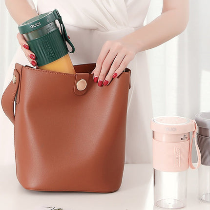 Portable 300ml Fruit Juicer with USB Rechargeable Design | Compact Blender for Fresh Juice on the Go