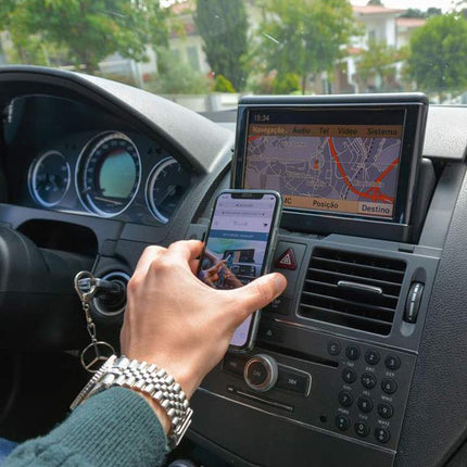 Vehicle Phone Mount for 3.5 to 7 Inch Phones – image 7