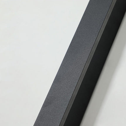 Modern Outdoor Wall Light with Linear LED Design – image 25