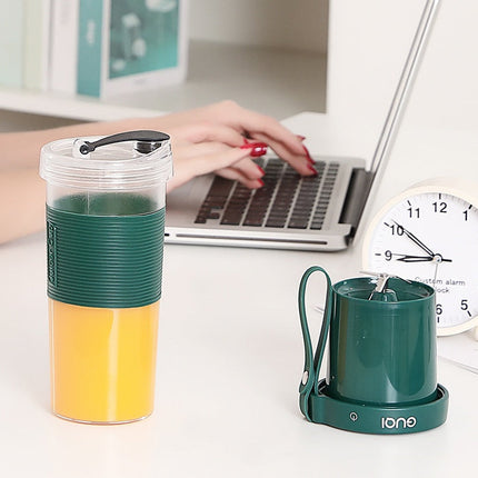 Portable 300ml Fruit Juicer with USB Rechargeable Design | Compact Blender for Fresh Juice on the Go