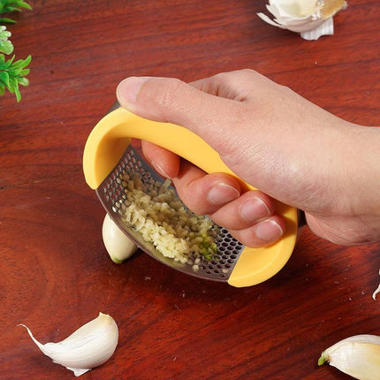Stainless Steel Garlic Press with Ergonomic Handle | Easy Crushing for Effortless Cooking