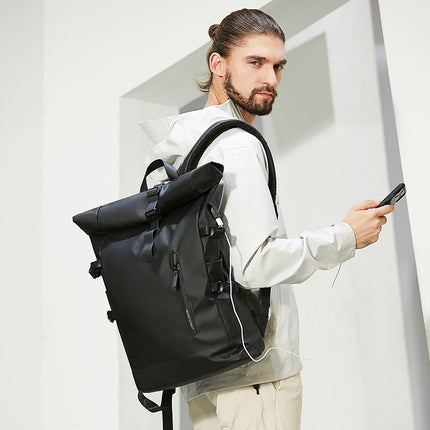 Stylish Black Men's Travel Backpack with Waterproof Features | Comfortable 20-35L Capacity for Leisure Adventures