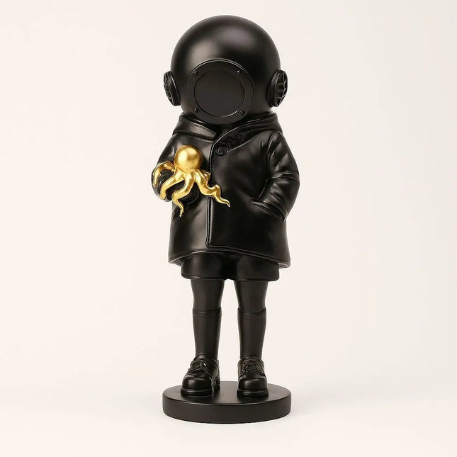 Astronaut Diver Statue with Octopus, Resin Sculpture for Bookshelf Decor, Collectible Figurine for Living Room Decor