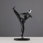 Kong Fu: 6.3 x 9.8 inches (16 x 25 cm)