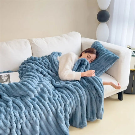 Flannel Throw Blanket, Heavyweight Plush Blanket for Fall and Winter – image 7