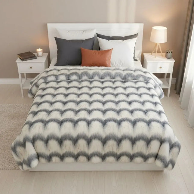 Faux Fur Throw Blanket, Soft Faux Fur Blanket with Water Wave Pattern
