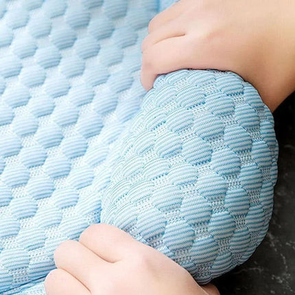 CoolCloud | Cooling Pet Mat with Breathable Material | Cloud-Shaped Design for Summer Comfort 7