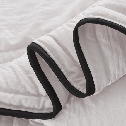 Cool Comfort | Cooling Blanket with Lightweight Silk Fabric | Breathable Design for Refreshing Sleep 1