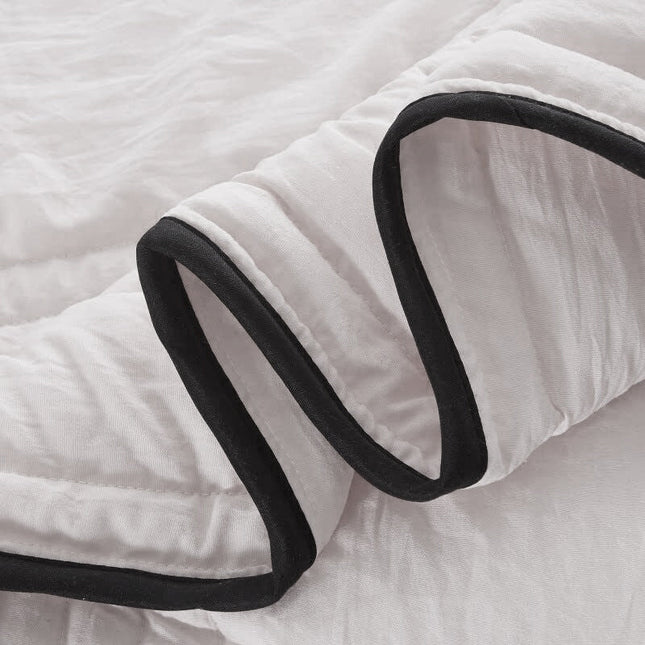 Cool Comfort | Cooling Blanket with Lightweight Silk Fabric | Breathable Design for Refreshing Sleep 1