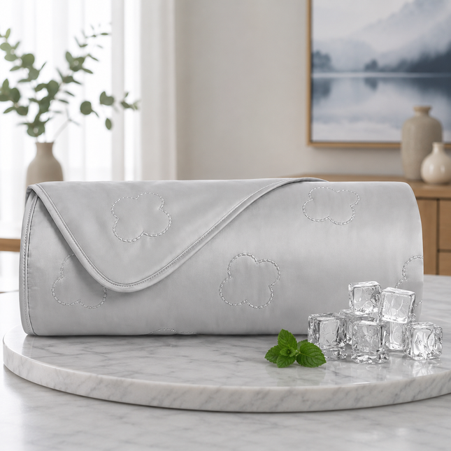 Cozy Comfort | Cooling Blanket with Heat-Absorbing Fabric | Lightweight Summer Blanket for Refreshing Sleep