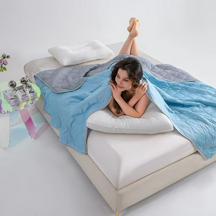 Cooling Summer Comforter with Dual-Sided Fabric | Breathable & Soft for Ultimate Comfort 3