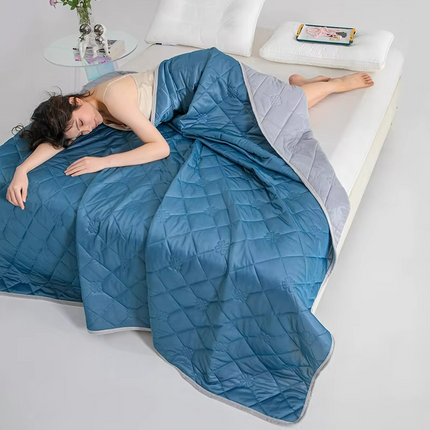 Cooling Summer Comforter with Dual-Sided Fabric | Breathable & Soft for Ultimate Comfort 8