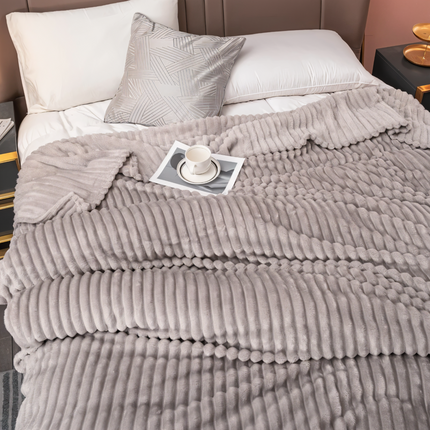 CosyLoom Plaid | Soft Ribbed Fleece Blanket with Breathable Design | Fluffy Comfort for All Seasons 4