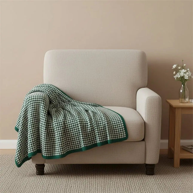 Throw Blanket for Bed and Sofa, Thick Soft Blanket for Winter, Cozy Blanket with Geometric Jacquard, Acrylic Bed Cover