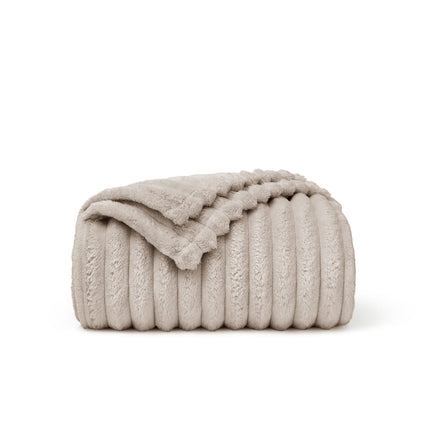 Cozy Comfort | Premium Soft Blanket with Cloud-Like Warmth | Versatile Design for Year-Round Relaxation 2