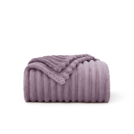 Cozy Comfort | Premium Soft Blanket with Cloud-Like Warmth | Versatile Design for Year-Round Relaxation 9