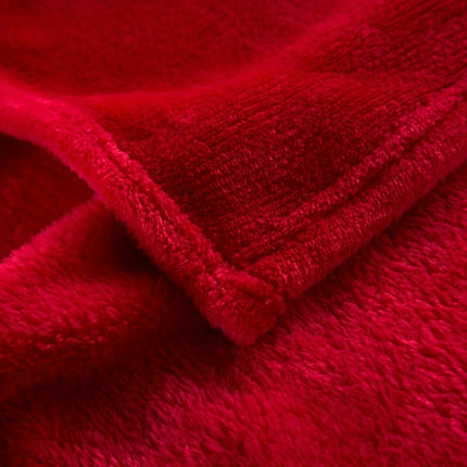 Cozy Haven | Luxury Flannel Blanket with Breathable Fabric | All-Season Comfort for Home and Outdoors 5