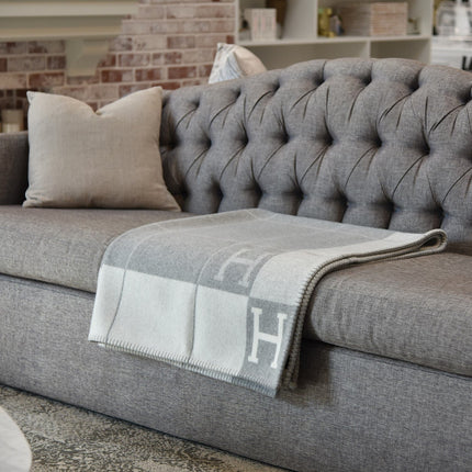 Cozy Home Collection | Soft Throw Blanket with Stylish Design | Versatile Addition for Comfort and Warmth 4