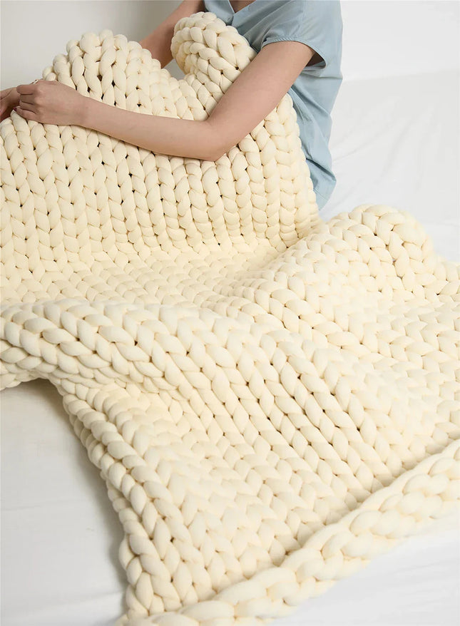 Cozy Home | Chunky Knit Throw Blanket with Exceptional Softness | Stylish Accent for Warm Evenings 0