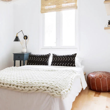 Cozy Home | Chunky Knit Throw Blanket with Exceptional Softness | Stylish Accent for Warm Evenings 2