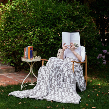 Cozy Two Color Checkerboard Plaid Knitted Throw Blanket with Soft Microfiber 3