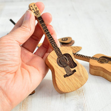 Elegant Wooden Guitar Pick Case with Stand & Engraved Design for Personalized Gifting 5