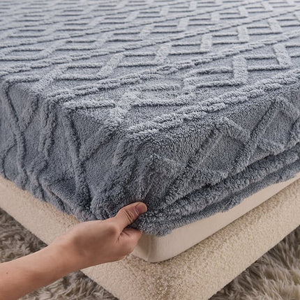 FlannelDream | Deep Pocket Fitted Sheet with Soft Velvet Material | Cozy Comfort for All Seasons 10