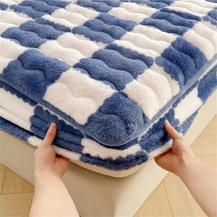 FlannelDream | Deep Pocket Fitted Sheet with Soft Velvet Material | Cozy Comfort for All Seasons 2
