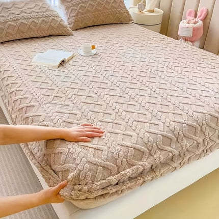 FlannelDream | Deep Pocket Fitted Sheet with Soft Velvet Material | Cozy Comfort for All Seasons 3