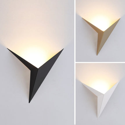 LED Wall Light in Triangular Design with Color Options | Modern Minimalist Lamp for Elegant Home Ambiance