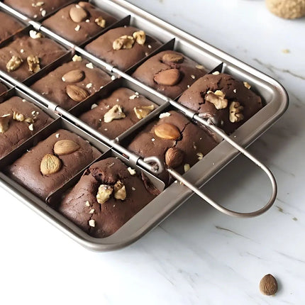 Brownie Baking Pan with Removable Divider – image 6