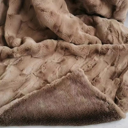 Heavenly Retreat | Faux Fur Blanket with Dual-Layer Design | Luxurious Softness for Cozy Comfort 3