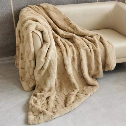 Heavenly Retreat | Faux Fur Blanket with Dual-Layer Design | Luxurious Softness for Cozy Comfort 7