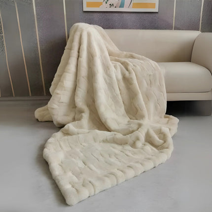 Heavenly Retreat | Faux Fur Blanket with Dual-Layer Design | Luxurious Softness for Cozy Comfort 8