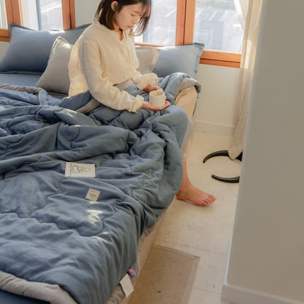 Layla | Lightweight Summer Blanket with Moisture Regulation | Breathable Design for Ultimate Comfort 3