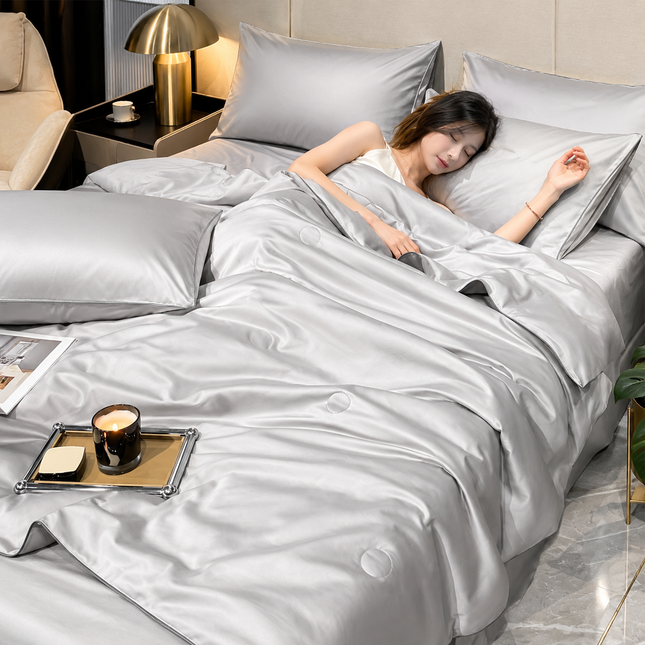 CoolBreeze | Lightweight Summer Blanket with Instant Cooling Effect | Soft Ice Silk for Refreshing Comfort