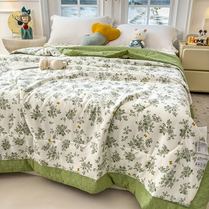 Lightweight Floral Quilt | Breathable Summer Comfort with Elegant Design | Refreshing Bedspread for a Cozy Sleep 2