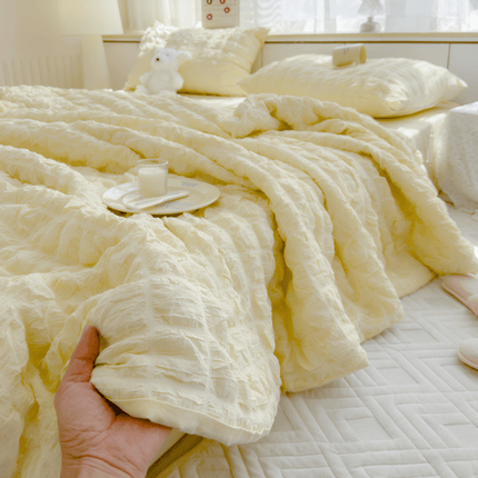 Lightweight Summer Duvet with Breathable Fabric for Cool Comfort 3